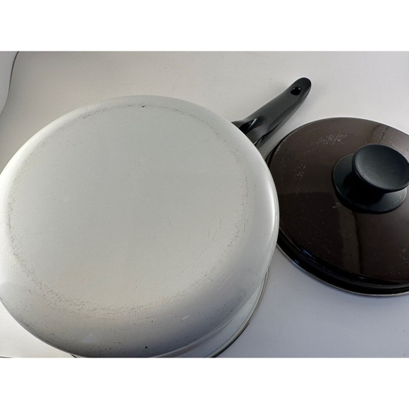 Finger Hut Vintage Enamel 8” Sauce Pan 2 Lid 1975 Vegetable Design - Picture 10 of 12